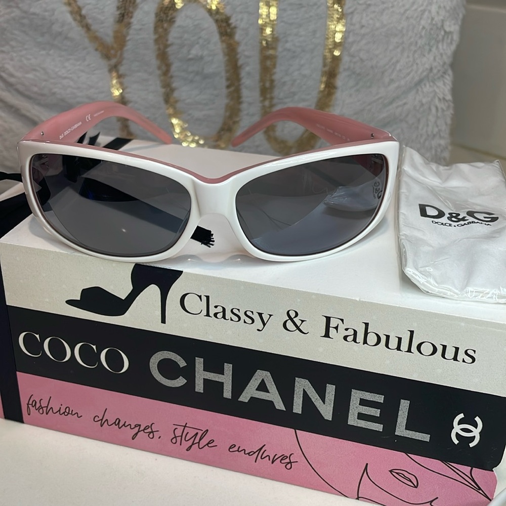D&G White and Pink Women's Sunglasses - Picture 14 of 16